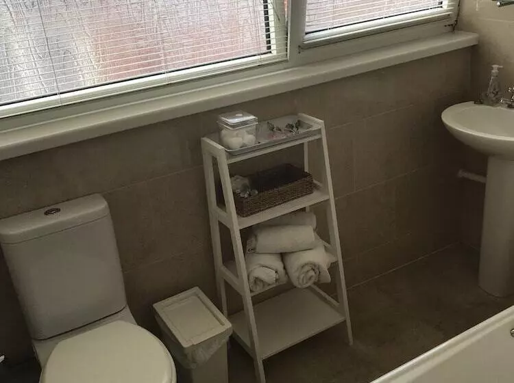 Fotos del hotel Hollies Guest House:  21