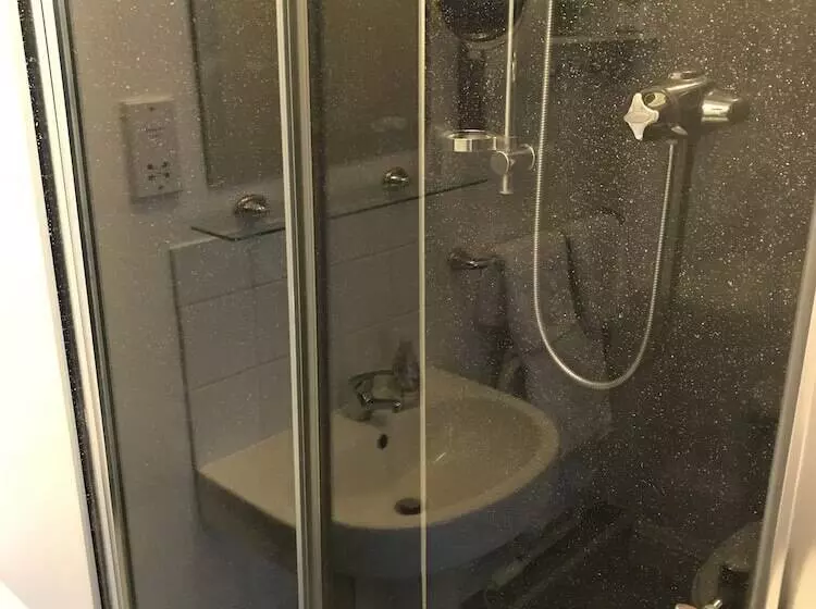 Fotos del hotel Hollies Guest House:  13