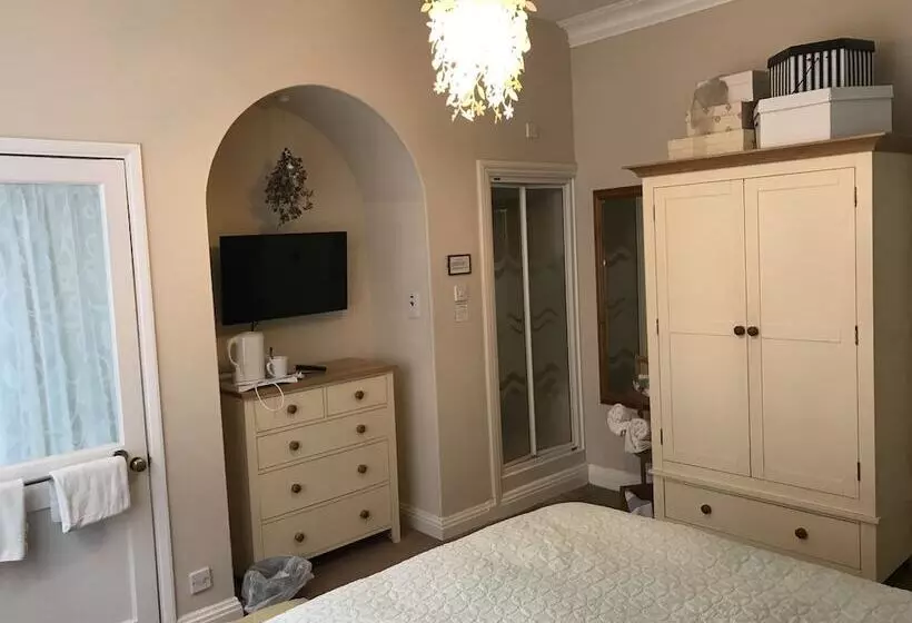 Fotos del hotel Hollies Guest House:  25