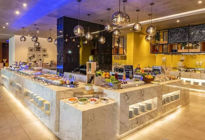 Fotos del hotel Pullman Sharjah:  16