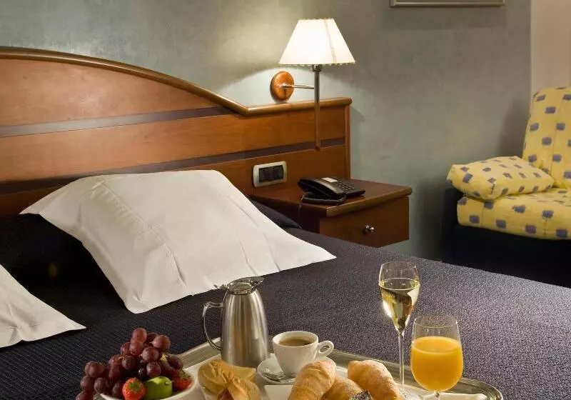 Fotos del hotel Port Salins:  22