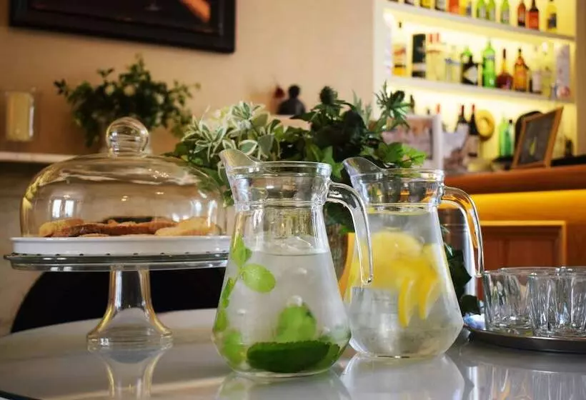 Fotos del hotel The Windsor Town House:  5