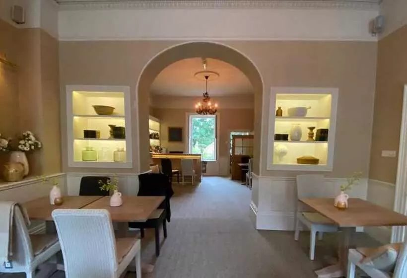 Fotos del hotel The Windsor Town House:  2