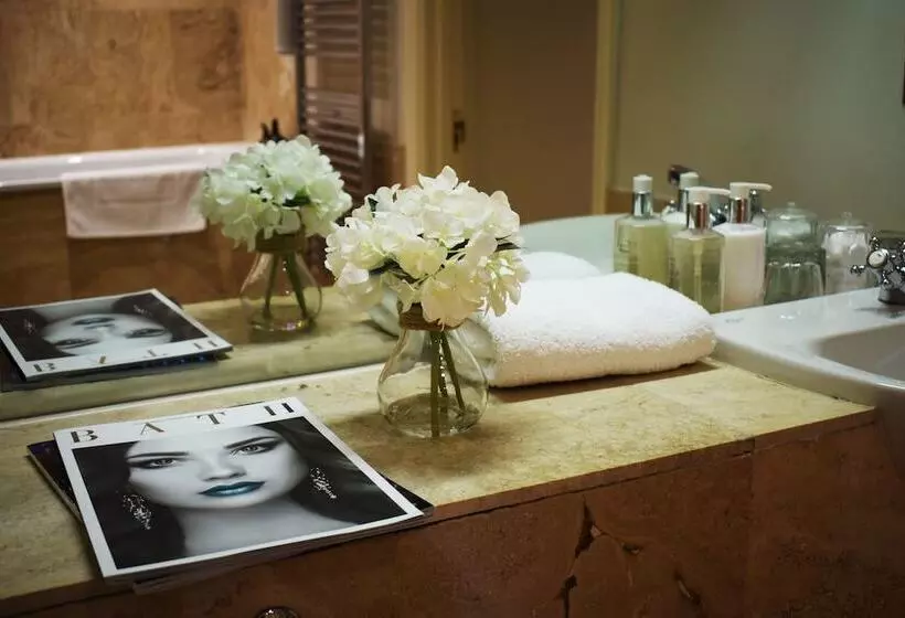 Fotos del hotel The Windsor Town House:  3