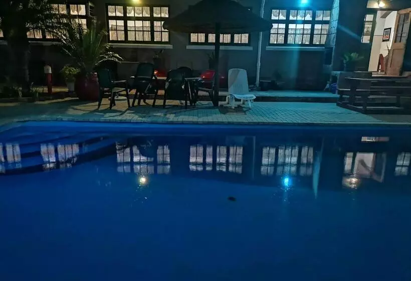 Fotos del hotel Oasis Country Lodge:  2