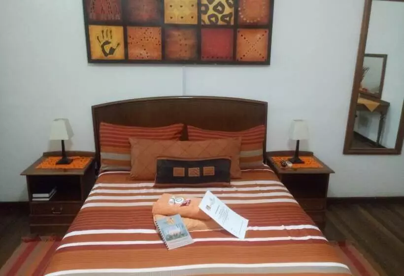Oasis Country Lodge