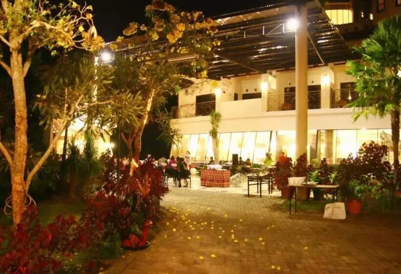 Fotos del hotel Vanda Gardenia Trawas:  24