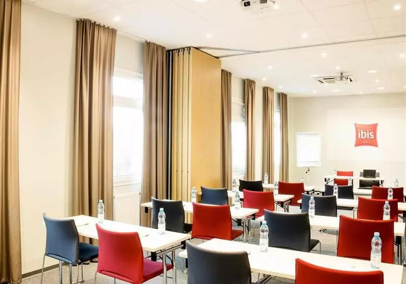 Fotos del hotel Ibis Warszawa Ostrobramska:  5