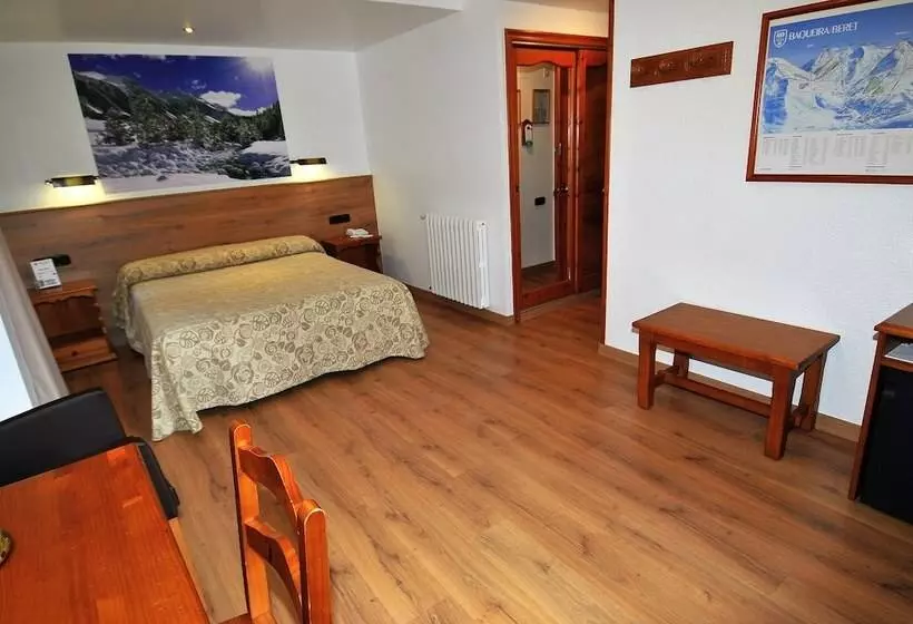 Fotos del hotel Petit Lacreu:  15
