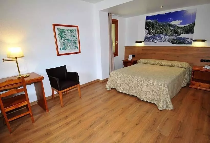 Fotos del hotel Petit Lacreu:  2
