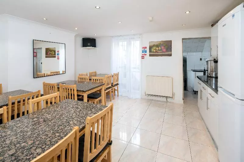 Fotos del hotel Oyo Apollo London:  4