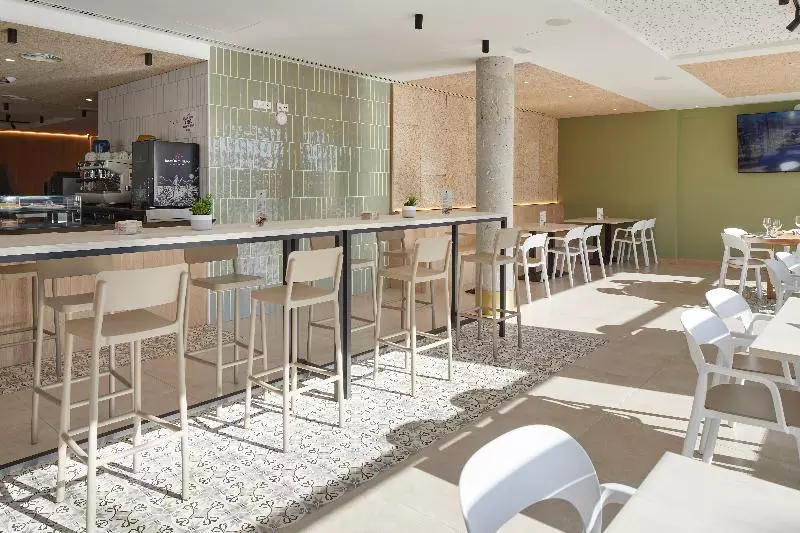 Fotos del hotel Hotel Logroño Avda de Madrid 25:  25