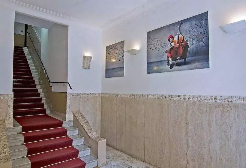 Fotos del hotel Lirico:  12