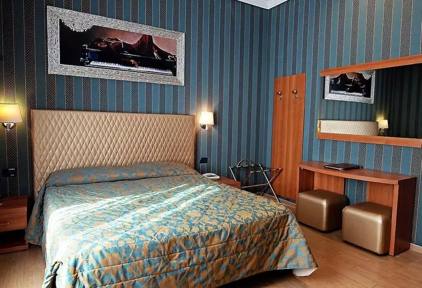 Fotos del hotel Lirico:  15