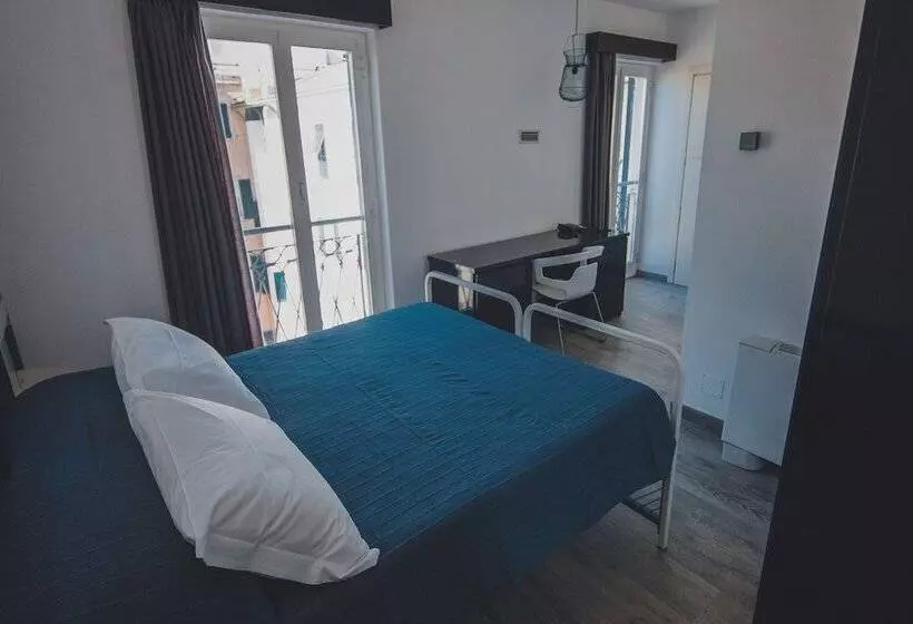 Fotos del hotel Britannia:  1