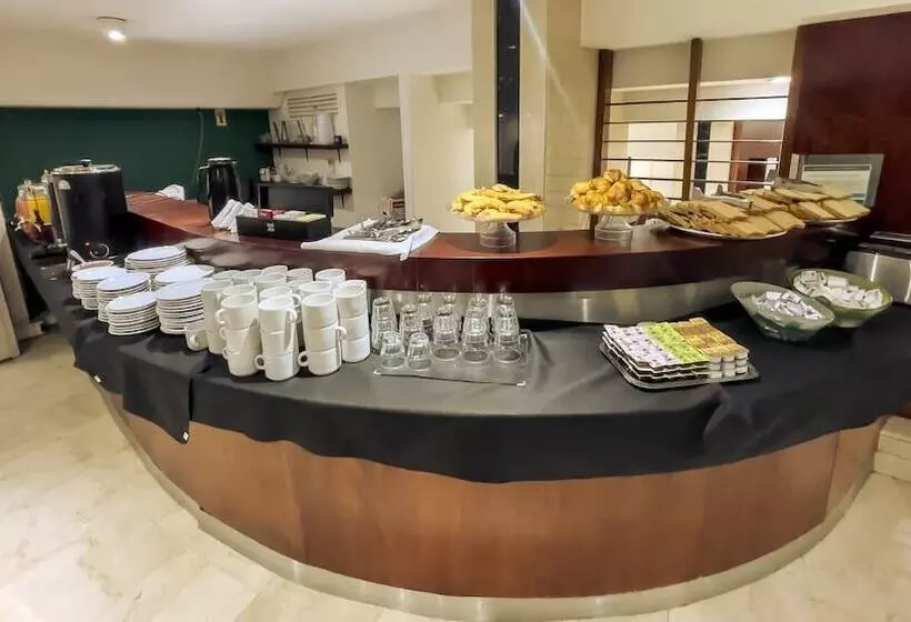 Fotos del hotel Reconquista Plaza:  6