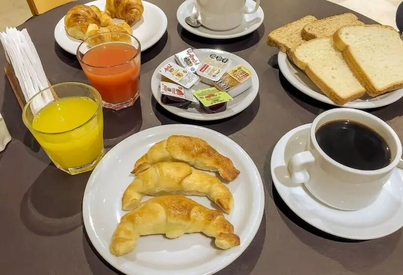 Fotos del hotel Reconquista Plaza:  3