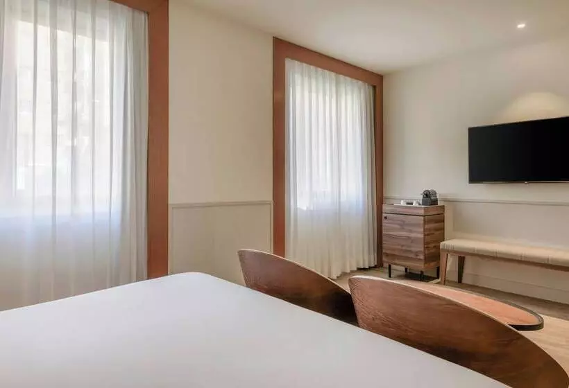 Ac  Los Vascos By Marriott