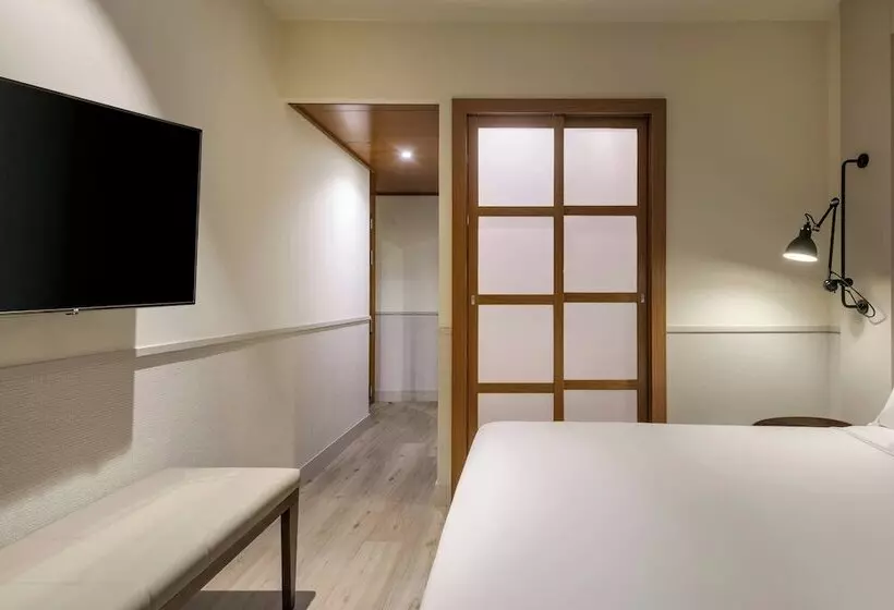 Fotos del hotel Ac  Los Vascos By Marriott:  8