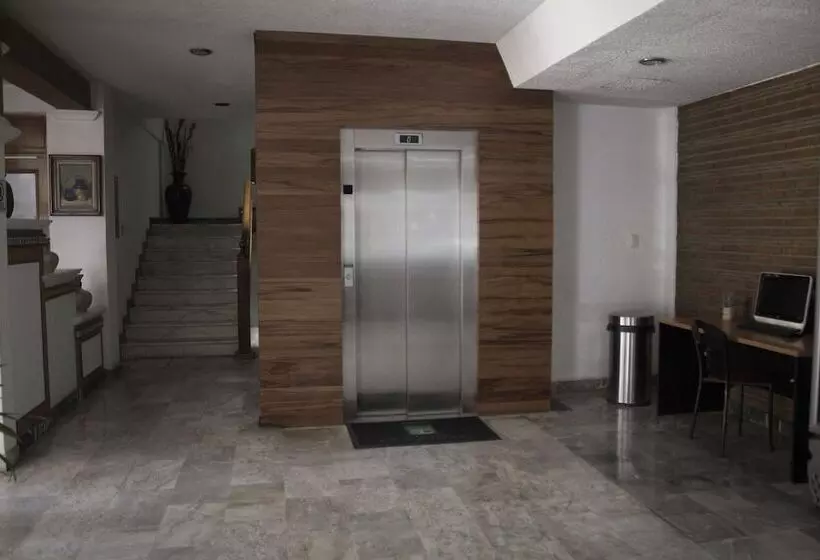 Fotos del hotel Estanza Hotel & Suites:  3