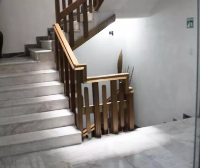 Fotos del hotel Estanza Hotel & Suites:  8