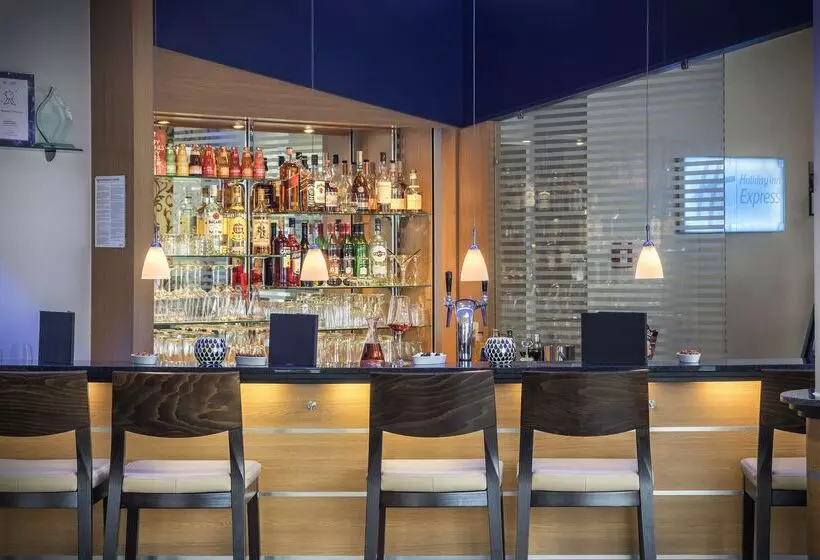 Fotos del hotel Holiday Inn Express Cologne Mülheim, An Ihg:  5