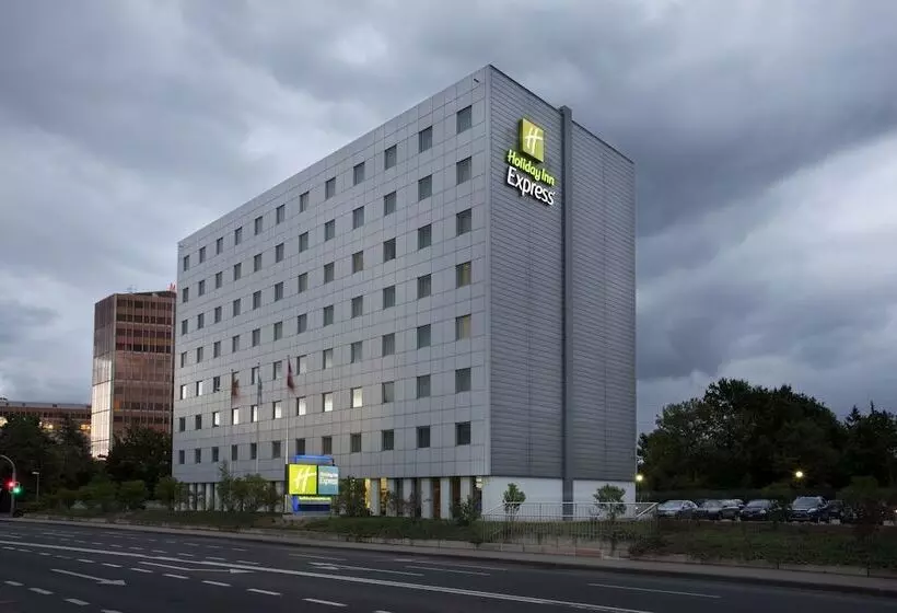 Fotos del hotel Holiday Inn Express Geneva Airport, An Ihg:  8