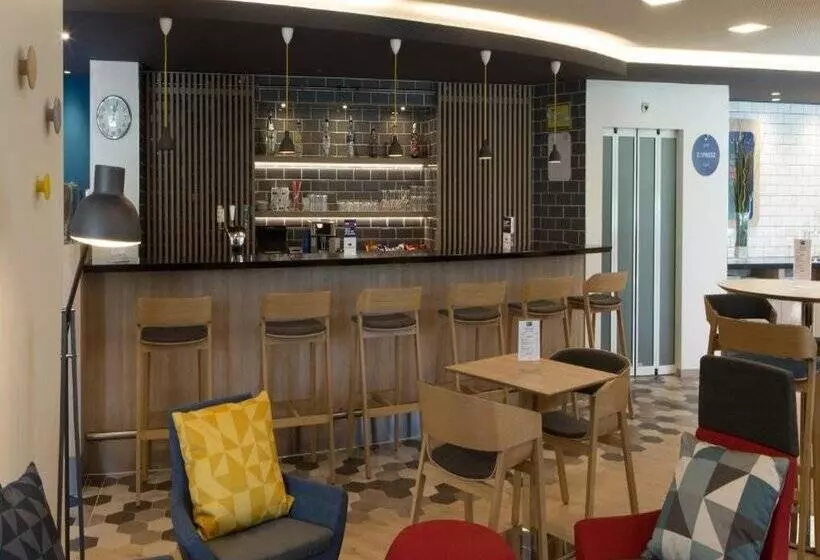 Fotos del hotel Holiday Inn Express Geneva Airport, An Ihg:  4