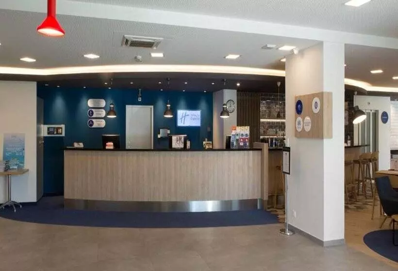 Fotos del hotel Holiday Inn Express Geneva Airport, An Ihg:  3