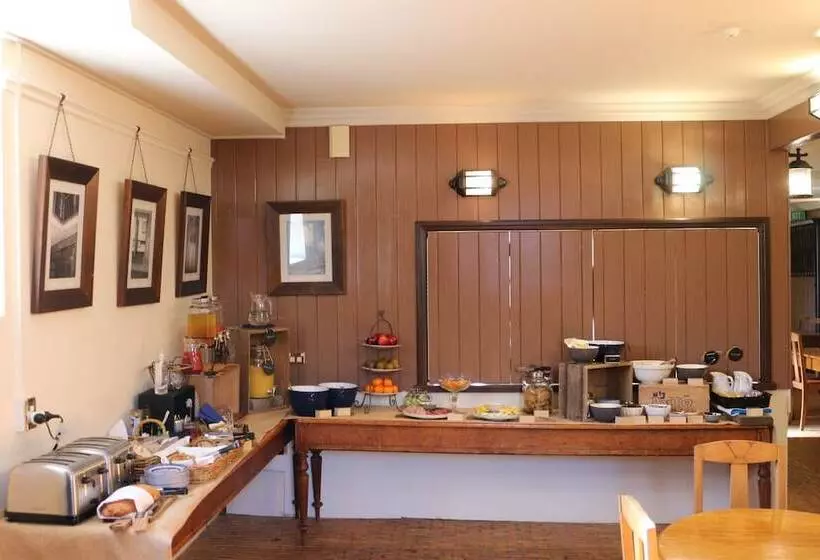 Fotos del hotel Larnach Lodge:  5