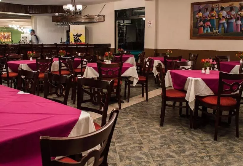 Fotos del hotel La Riviera De Atitlan:  4