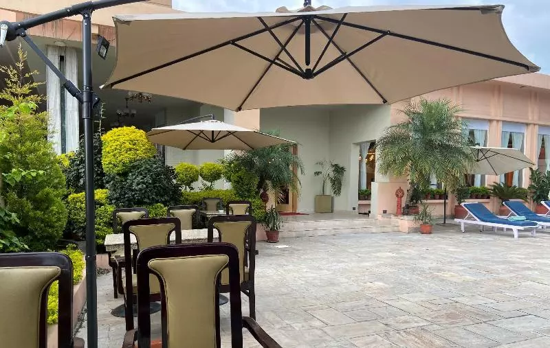 Fotos del hotel The Everest:  8