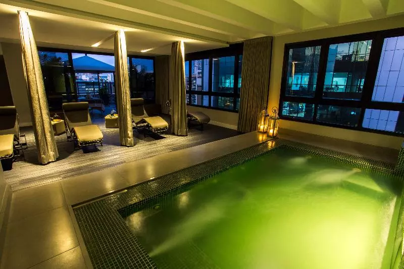 Estanplaza Funchal Faria Lima