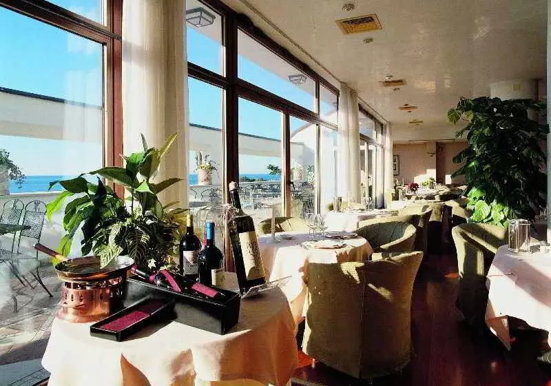 Fotos del hotel Greif Maria Theresia:  6