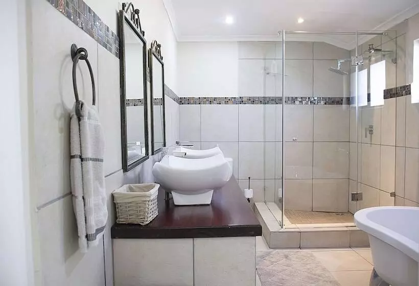 Fotos del hotel Matusadona Guest Lodge:  14