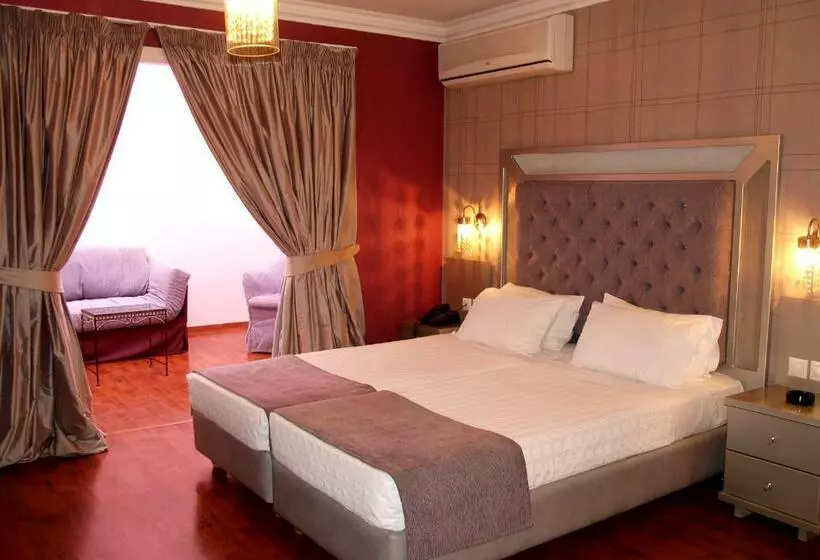 Fotos del hotel Delphi Art:  15