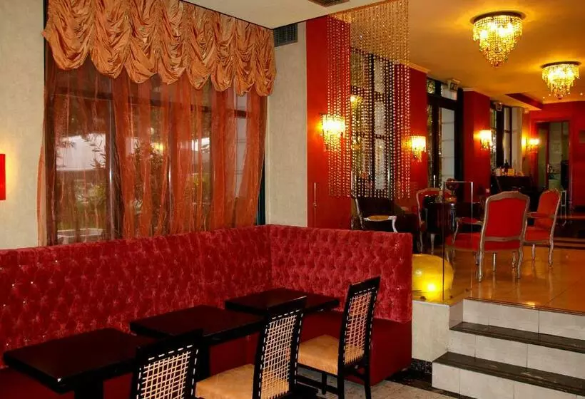 Fotos del hotel Delphi Art:  12