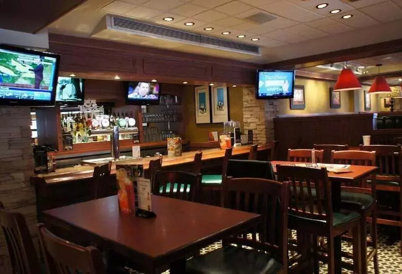 Fotos del hotel Travelodge By Wyndham Niagara Falls At The Falls:  3