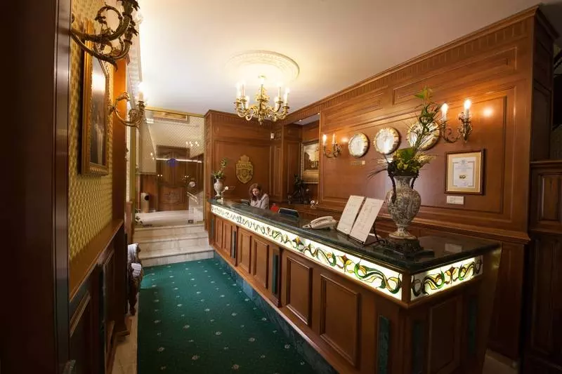 Fotos del hotel Grand Hotel London:  3