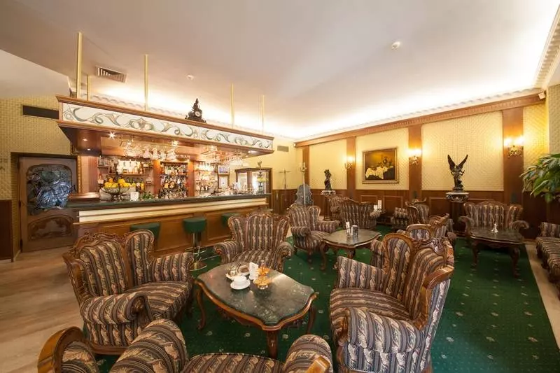 Fotos del hotel Grand Hotel London:  5
