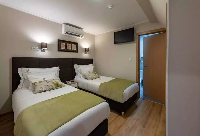 Dinya Lisbon Hotel & Lounge Bar