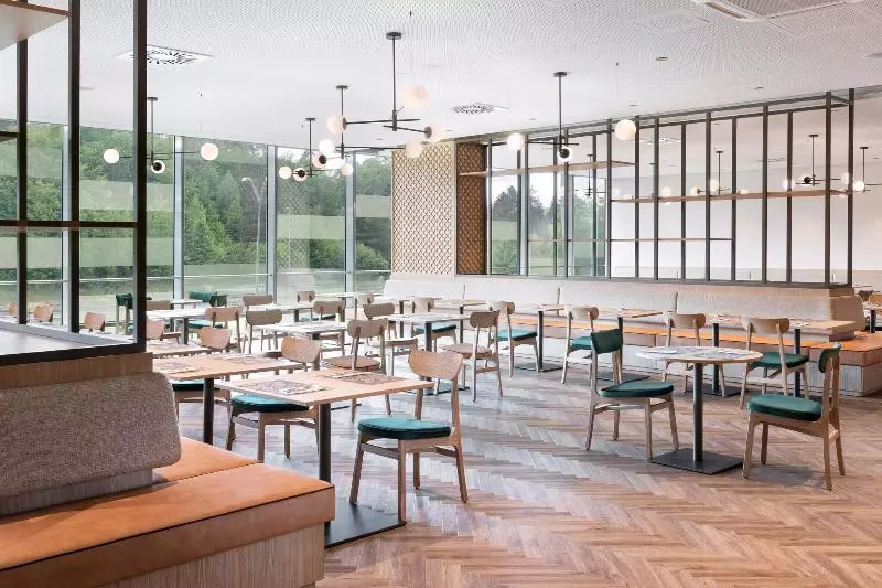 Fotos del hotel Four Points By Sheraton Ljubljana Mons:  18