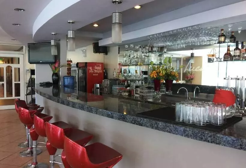 Fotos del hotel Golden Peak Hotel & Suites:  10