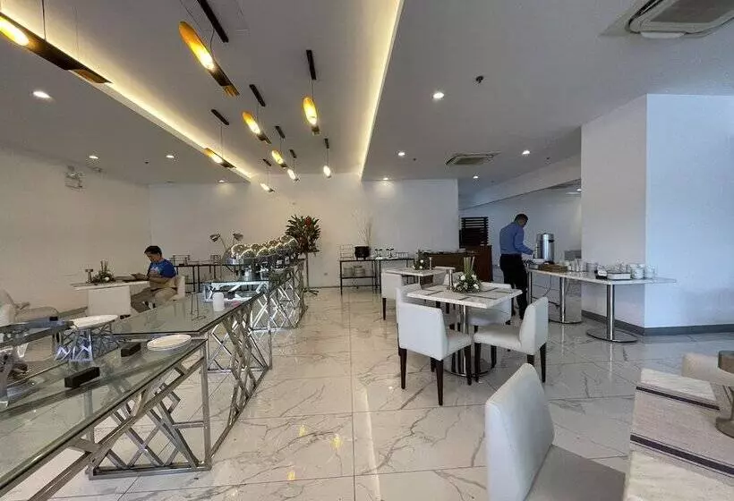 Fotos del hotel Golden Peak Hotel & Suites:  15