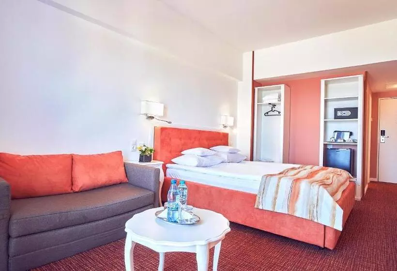 Fotos del hotel Ibis Constanta:  13