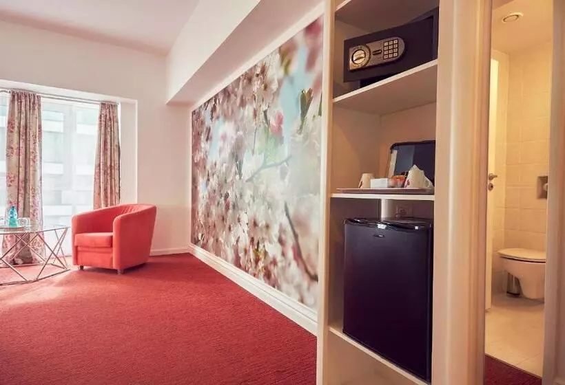 Fotos del hotel Ibis Constanta:  25