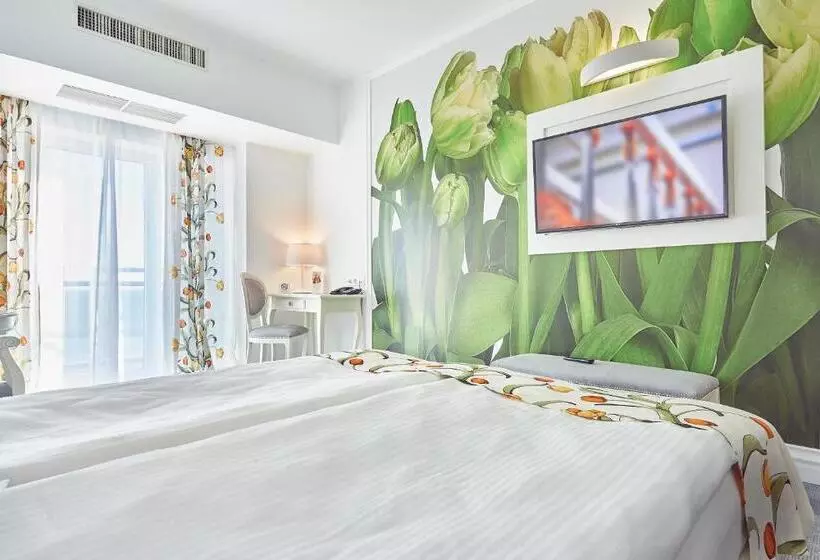 Fotos del hotel Ibis Constanta:  23