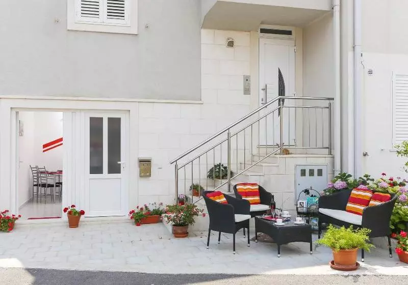 Apartments Mira Apartments Mira