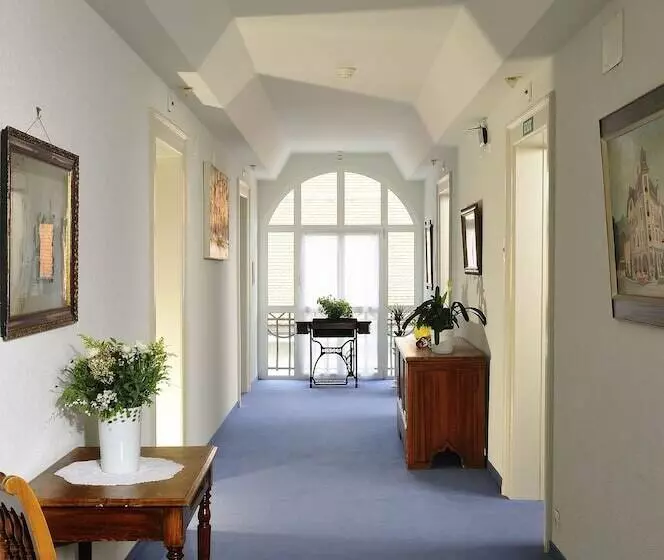 Fotos del hotel Lötschberg:  3