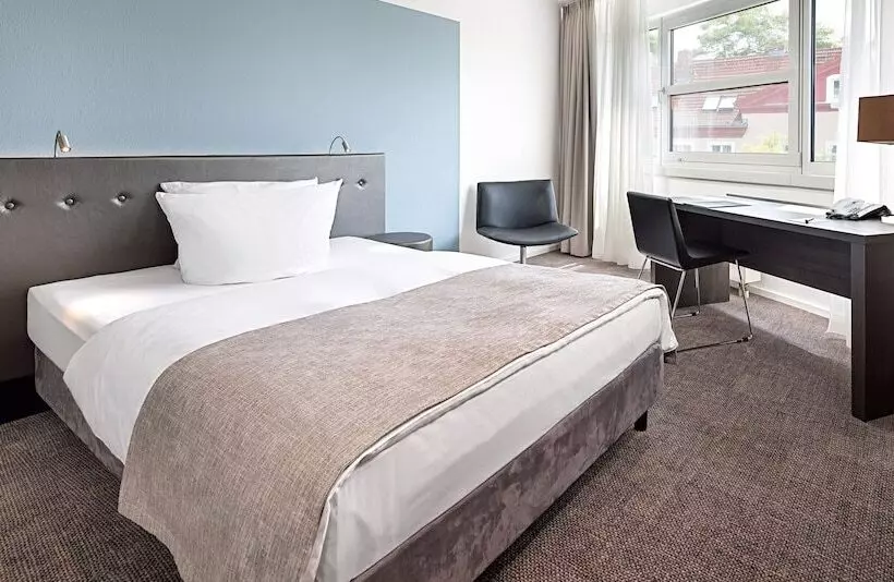 Fotos del hotel Victor S Residenz Berlin Tegel:  2